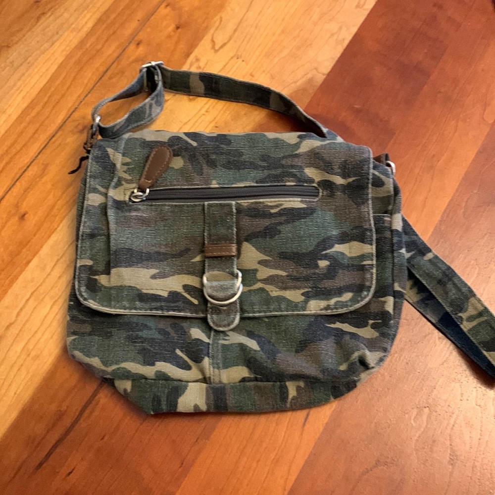 Camo crossbody bag